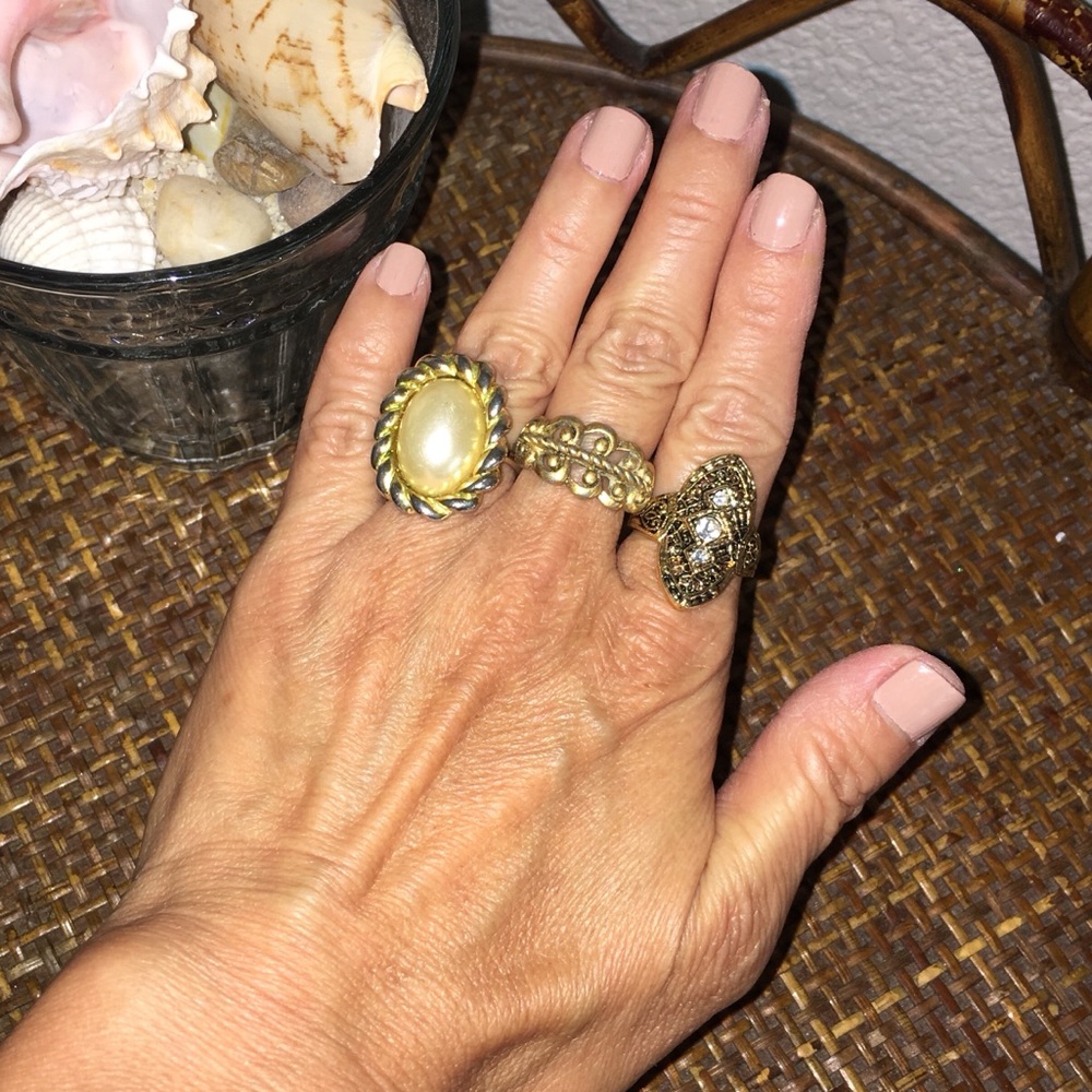 VINTAGE Rhinestone Gold Tone Ring Bundle - Picture 7 of 8